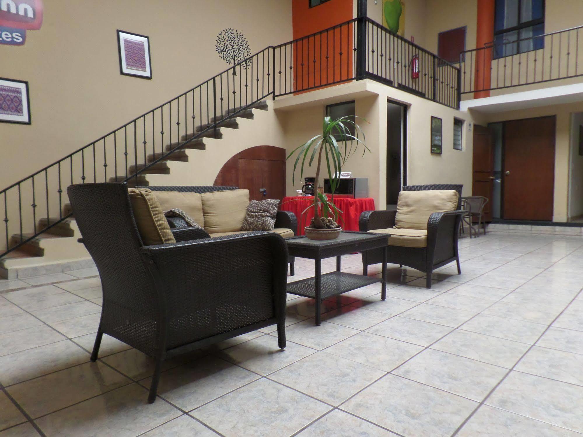 Uke Inn Hotel & Suites Xamaipak Tuxtla Gutiérrez Eksteriør billede